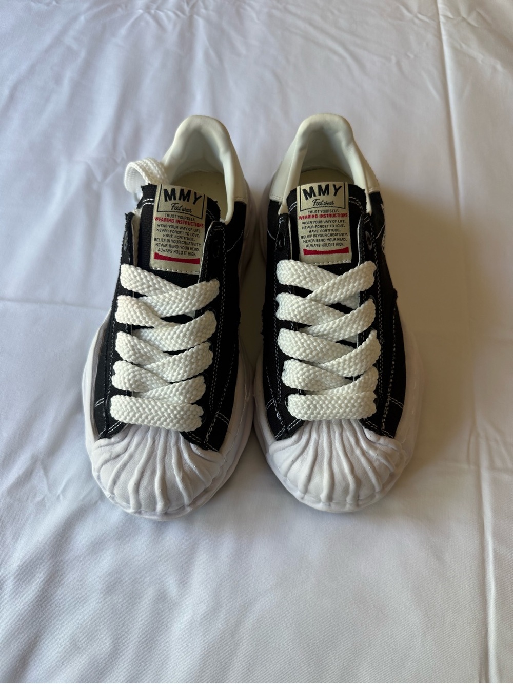 Miharayasuhiro Black & White Women's Low-Top Sneakers